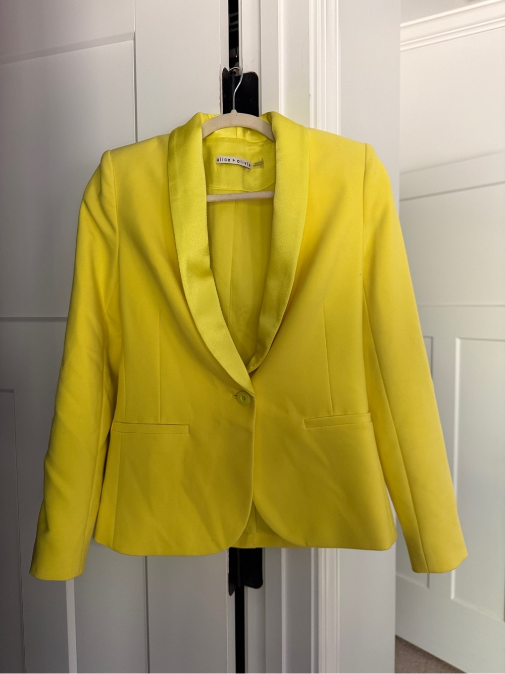 Alice + Olivia Pepper Shawl Collar Fitted Single Button Yellow Blazer